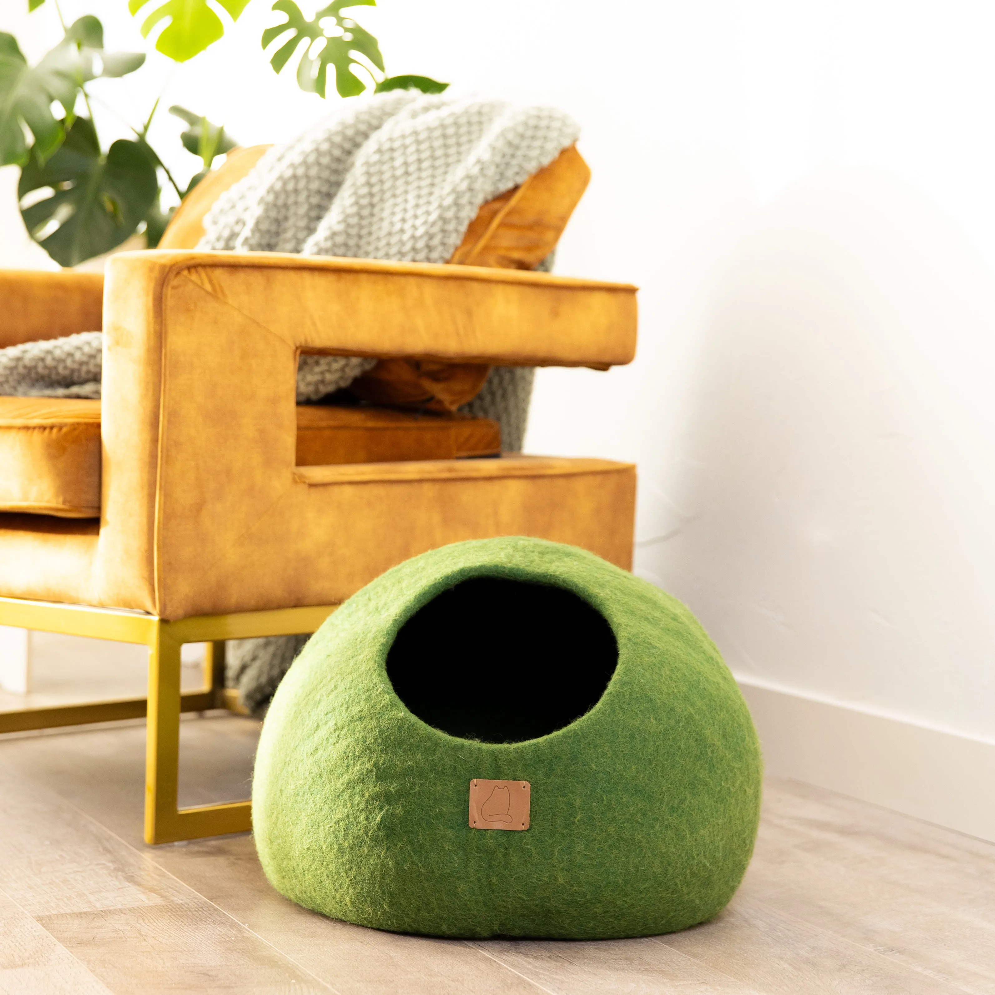 Premium Felted Wool Cat Cave Bed - Forest Green